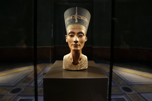 «نفرتيتي» ملكة خلدتها مصر عبر العصور