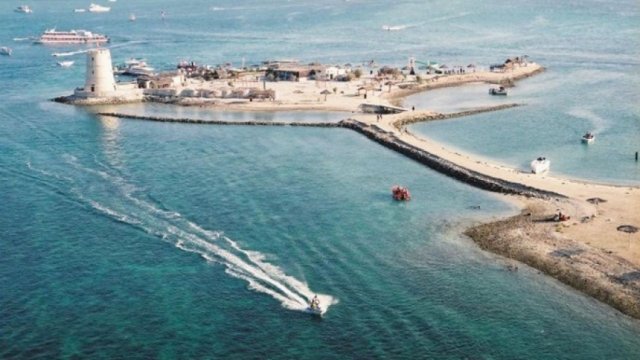 جزيرة سترة البحرينية