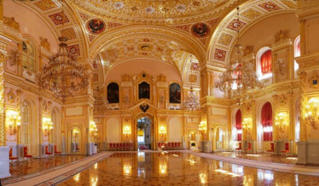 قصر إستان نور الإيمان.. أكبر قصر في العالم