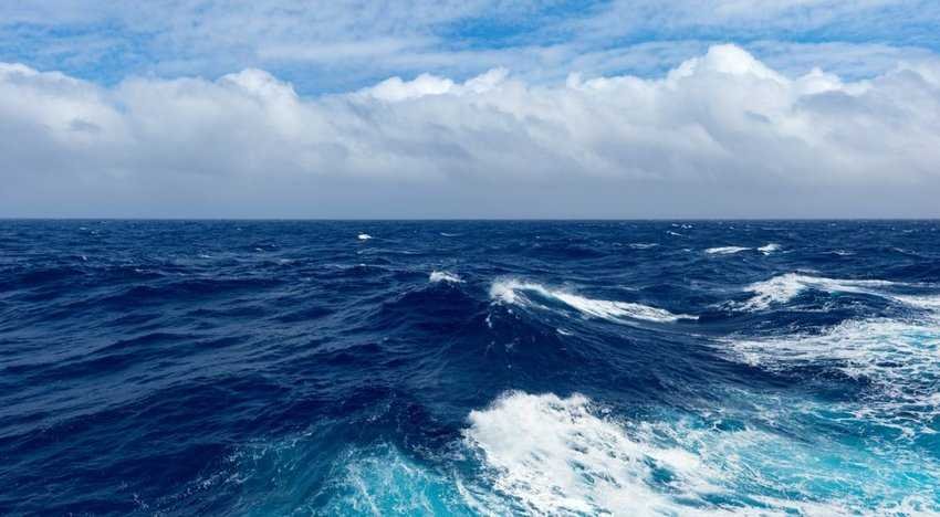 المحيط الهادئ أكبر محيط في العالم