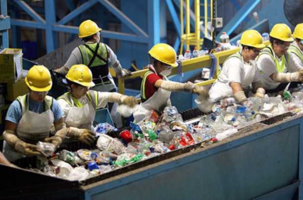 إعادة تدوير القمامة أحد حلول مكافحة التلوث البيئى